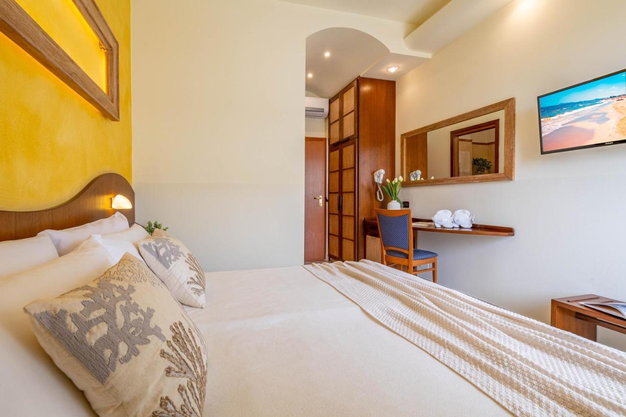 Hotel Smeraldo เชเซนาติโก ภายนอก รูปภาพ