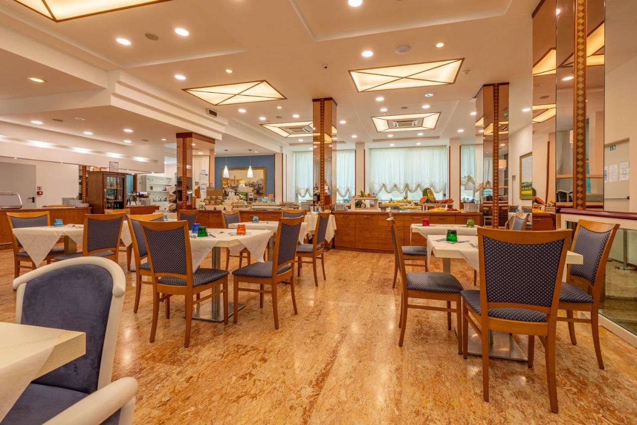 Hotel Smeraldo เชเซนาติโก ภายนอก รูปภาพ