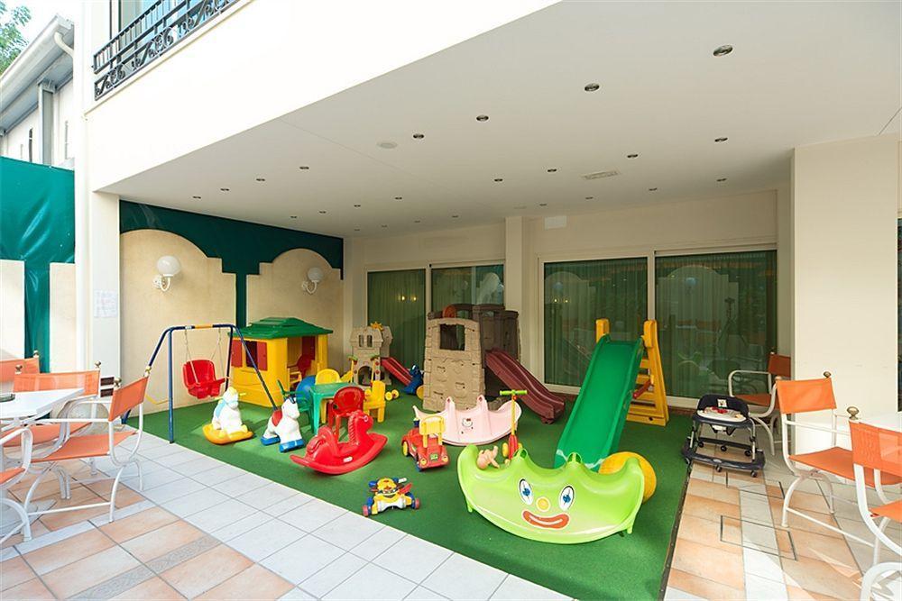 Hotel Smeraldo เชเซนาติโก ภายนอก รูปภาพ
