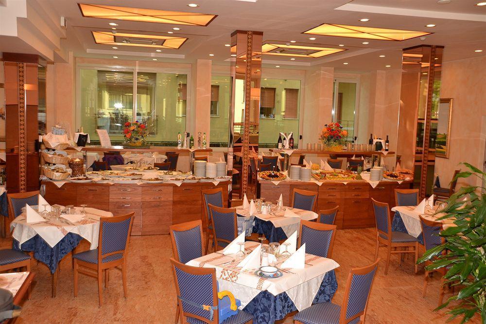 Hotel Smeraldo เชเซนาติโก ภายนอก รูปภาพ