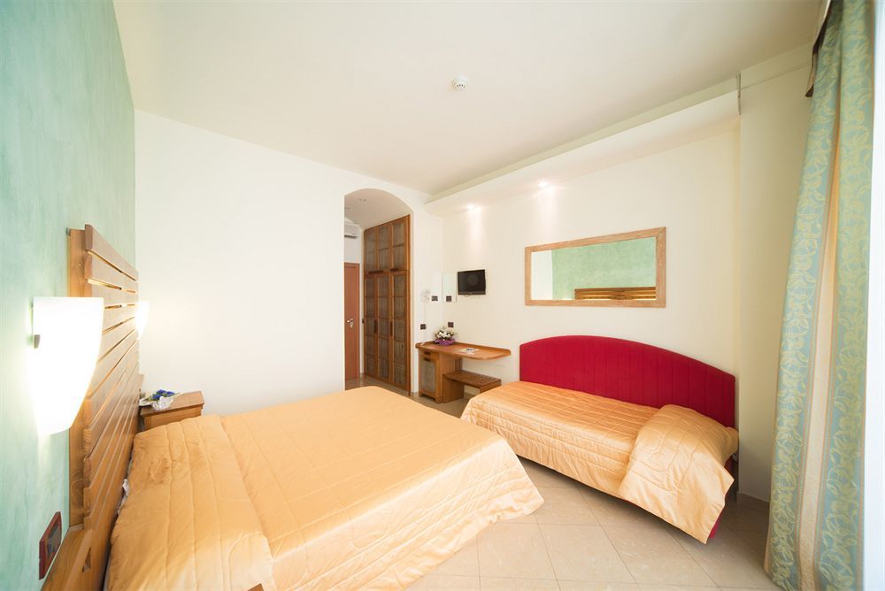 Hotel Smeraldo เชเซนาติโก ภายนอก รูปภาพ