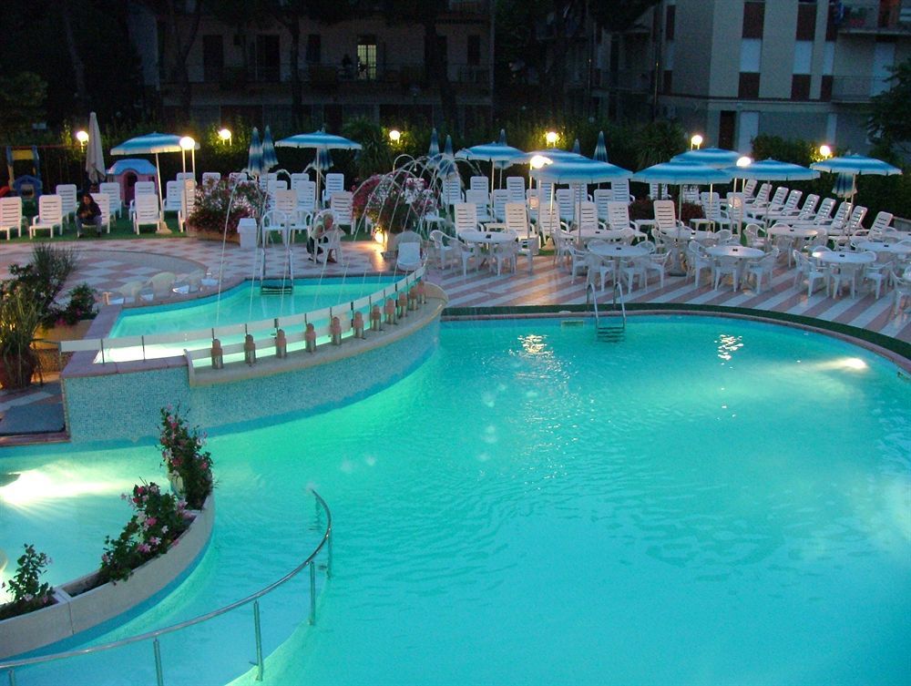 Hotel Smeraldo เชเซนาติโก ภายนอก รูปภาพ