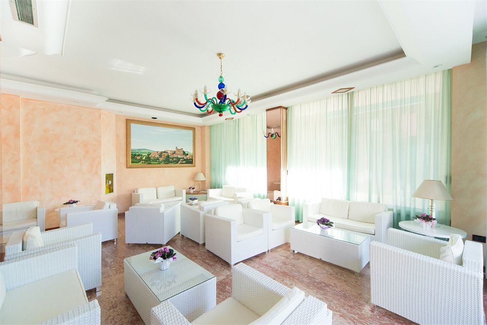 Hotel Smeraldo เชเซนาติโก ภายนอก รูปภาพ